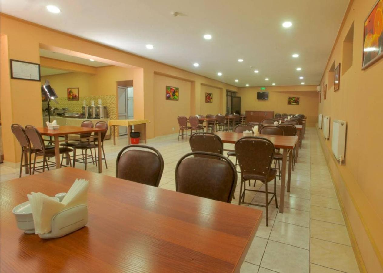 Rohat Mirobod Tashkent Luaran gambar